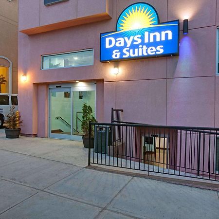 Days Inn & Suites By Wyndham Ozone Park/Jfk Airport Нью-Йорк Экстерьер фото