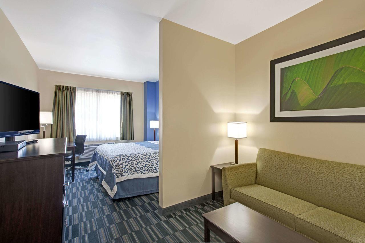 Days Inn & Suites By Wyndham Ozone Park/Jfk Airport Нью-Йорк Экстерьер фото