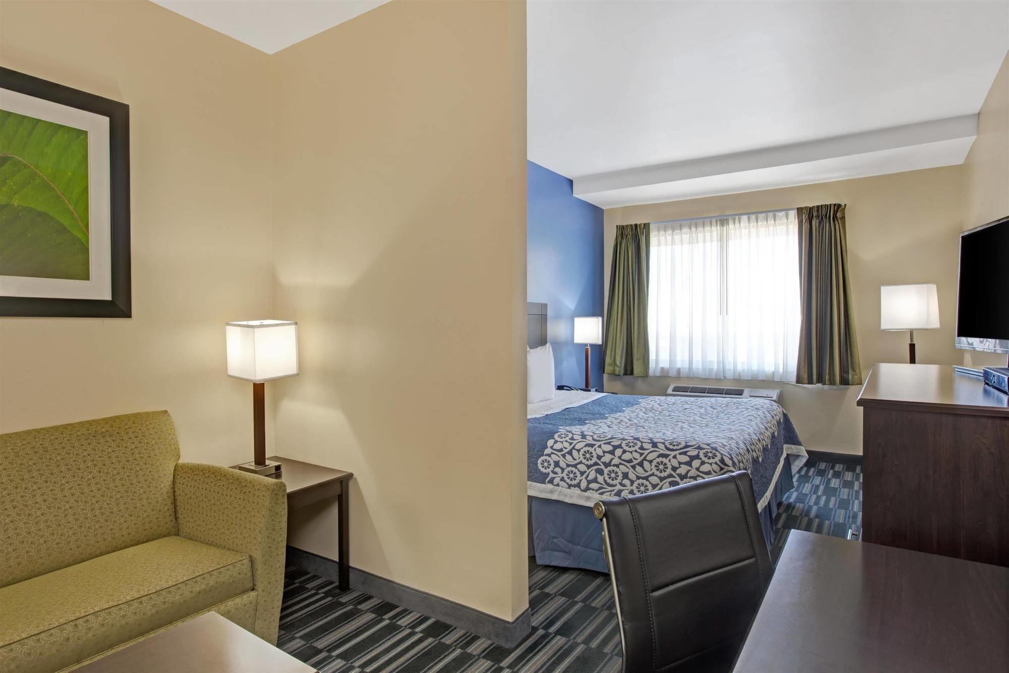 Days Inn & Suites By Wyndham Ozone Park/Jfk Airport Нью-Йорк Экстерьер фото