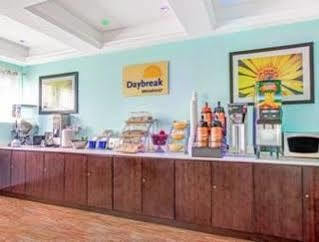 Days Inn & Suites By Wyndham Ozone Park/Jfk Airport Нью-Йорк Экстерьер фото